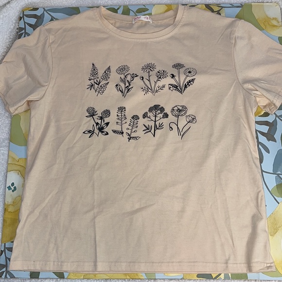 Beige Short Sleeve Tshirt Floral Print | Size Large 14 - Picture 2 of 5